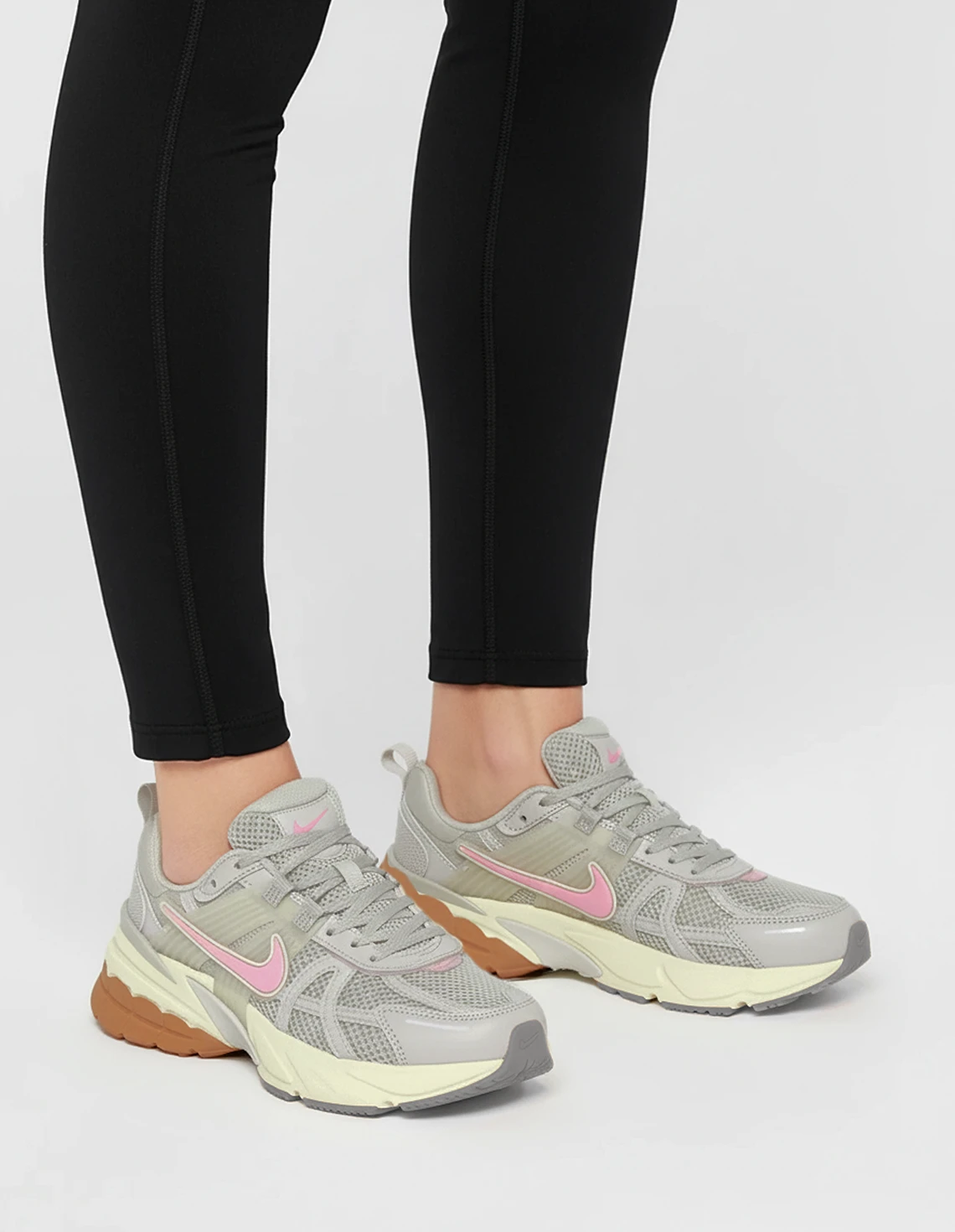 کتونی دویدن زنانه نایک Nike V2K Run W