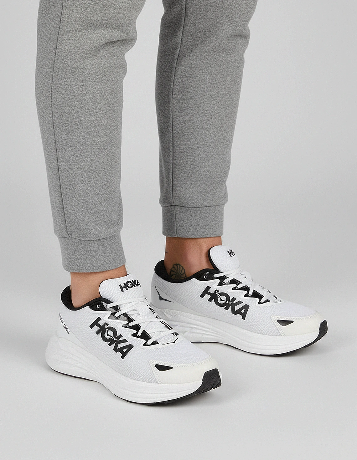 کتونی دویدن مردانه Hoka Boost Tech M