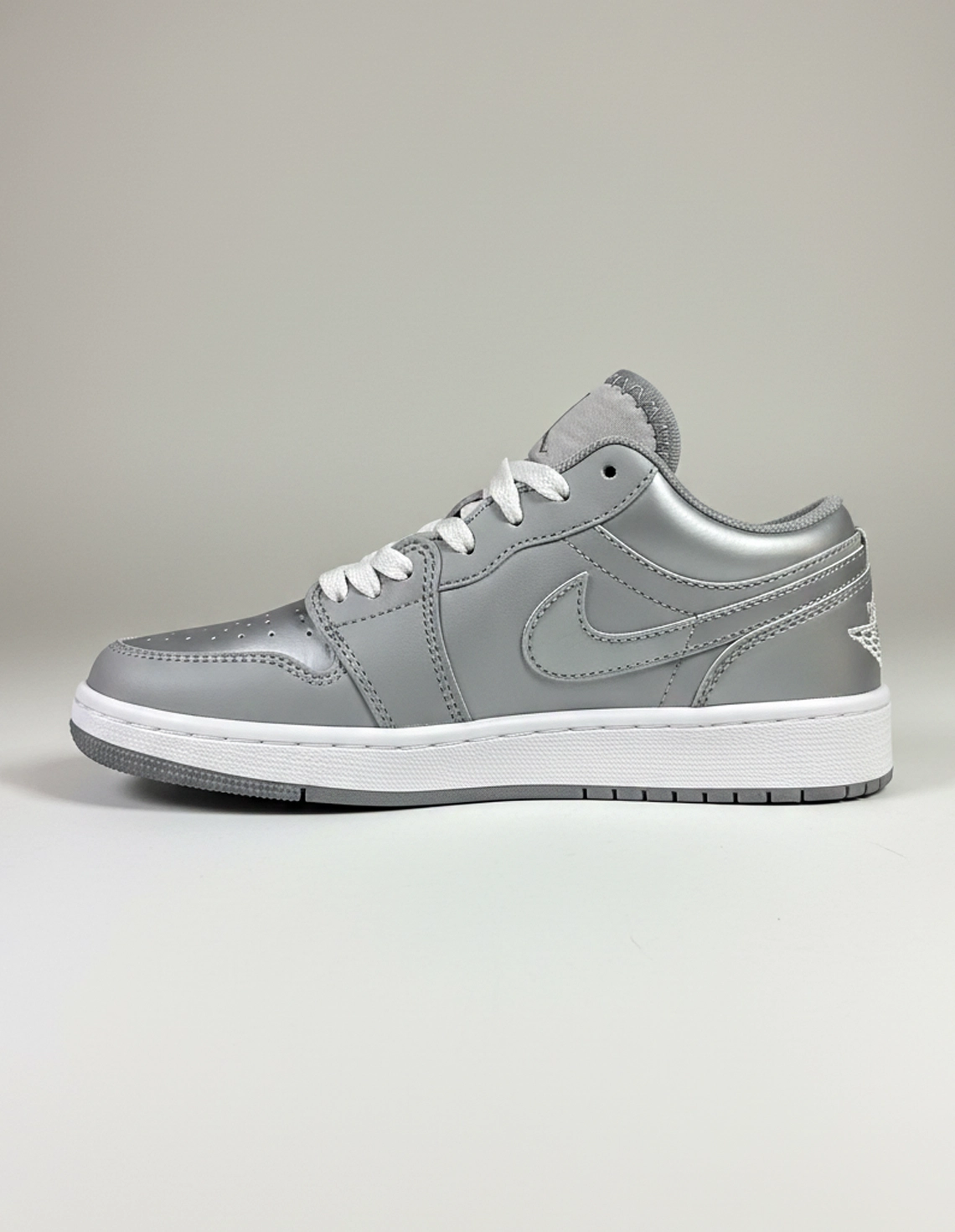 کتونی روزانه زنانه نایک Nike Air Jordan 1 Low LX W