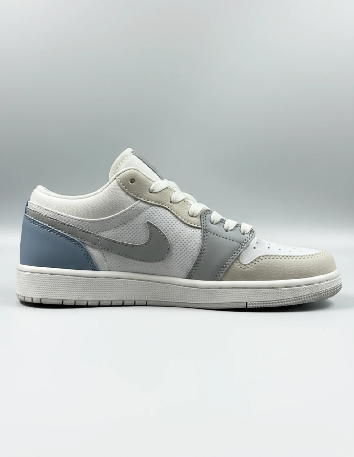 کتونی روزانه زنانه نایک Nike Air Jordan 1 Low LX W