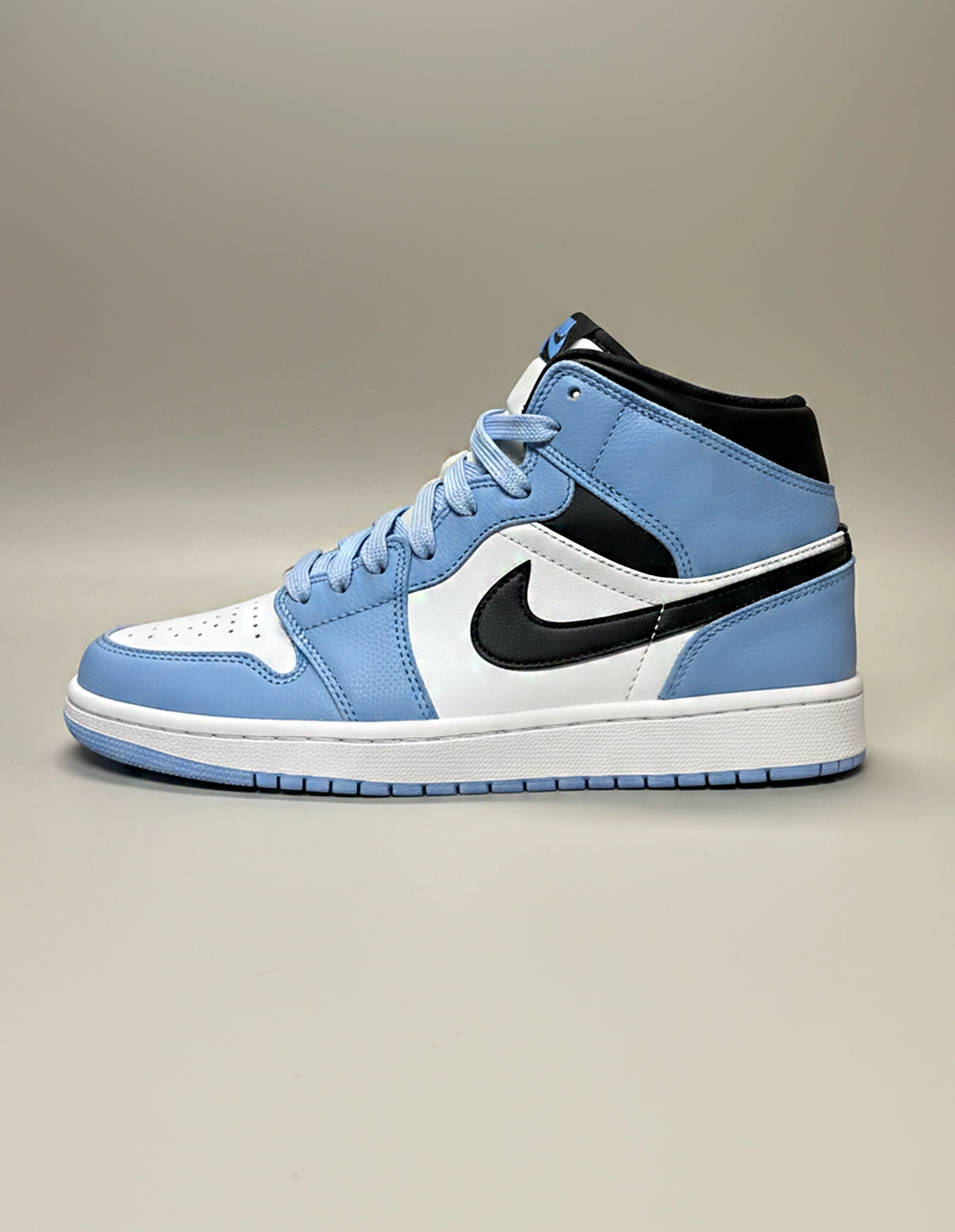 کتونی روزانه زنانه نایک Nike Air Jordan 1 Mid Dark W