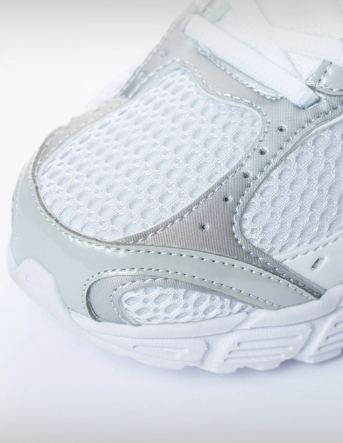 کتونی روزانه Unisex نایک Nike Nike V5 RNR U